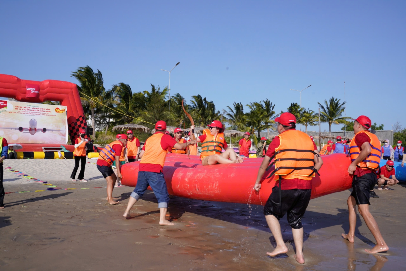 LỄ RA QUÂN CÙNG HÃNG BAY VIETJET-AIR 